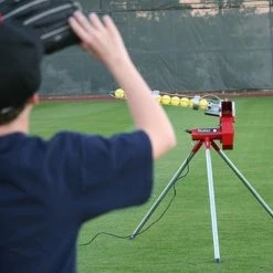 Heater Sports Baseball Pitching Machines Heater Real Baseball Pitching Machine With Auto Ballfeeder